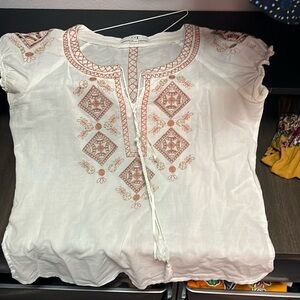 Linen shirt with detail